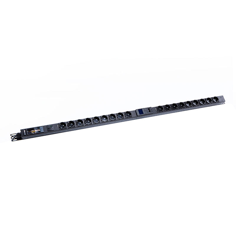 18 Asraonta An Ghearmáin 1U Cosaint Borrtha Raca Méadraithe RS485 Hot Swappable PDU