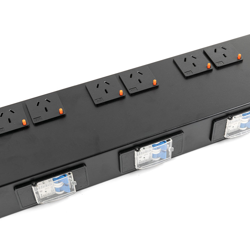 16-Asraon Ingearach Breaker Switched Raca Pdu