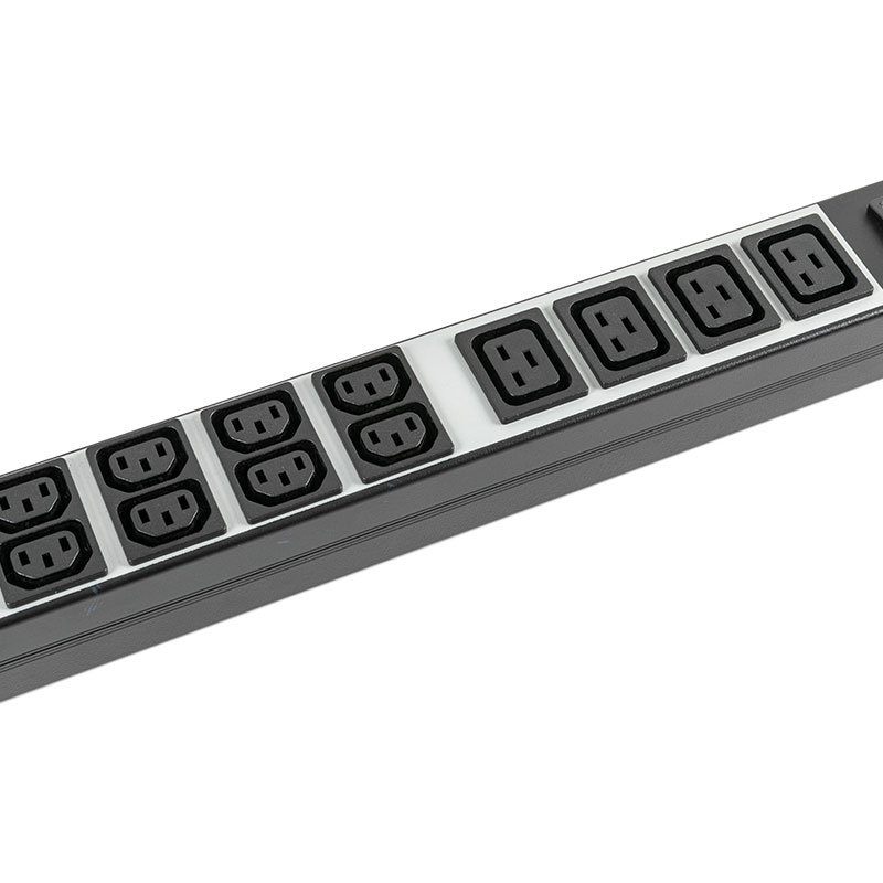 28-Asraon C13 C19 Ingearach SPD Breaker Switched Rack Pdu